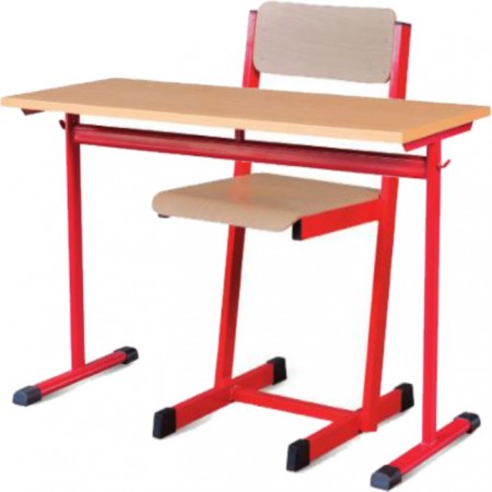Tanulói asztalok és székek